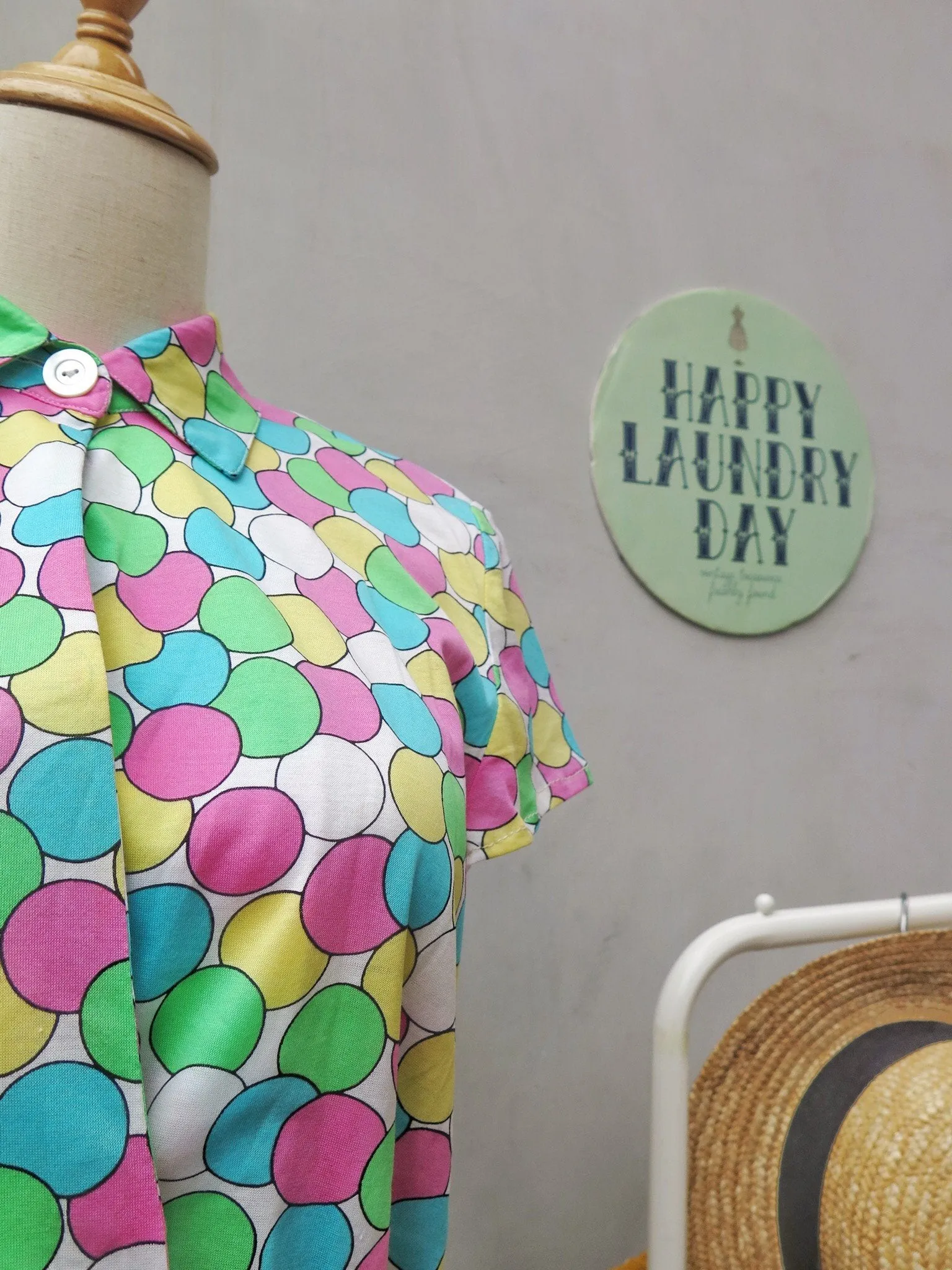 Up up and away! | Vintage 1980s colourful balloons print Shirt Dress