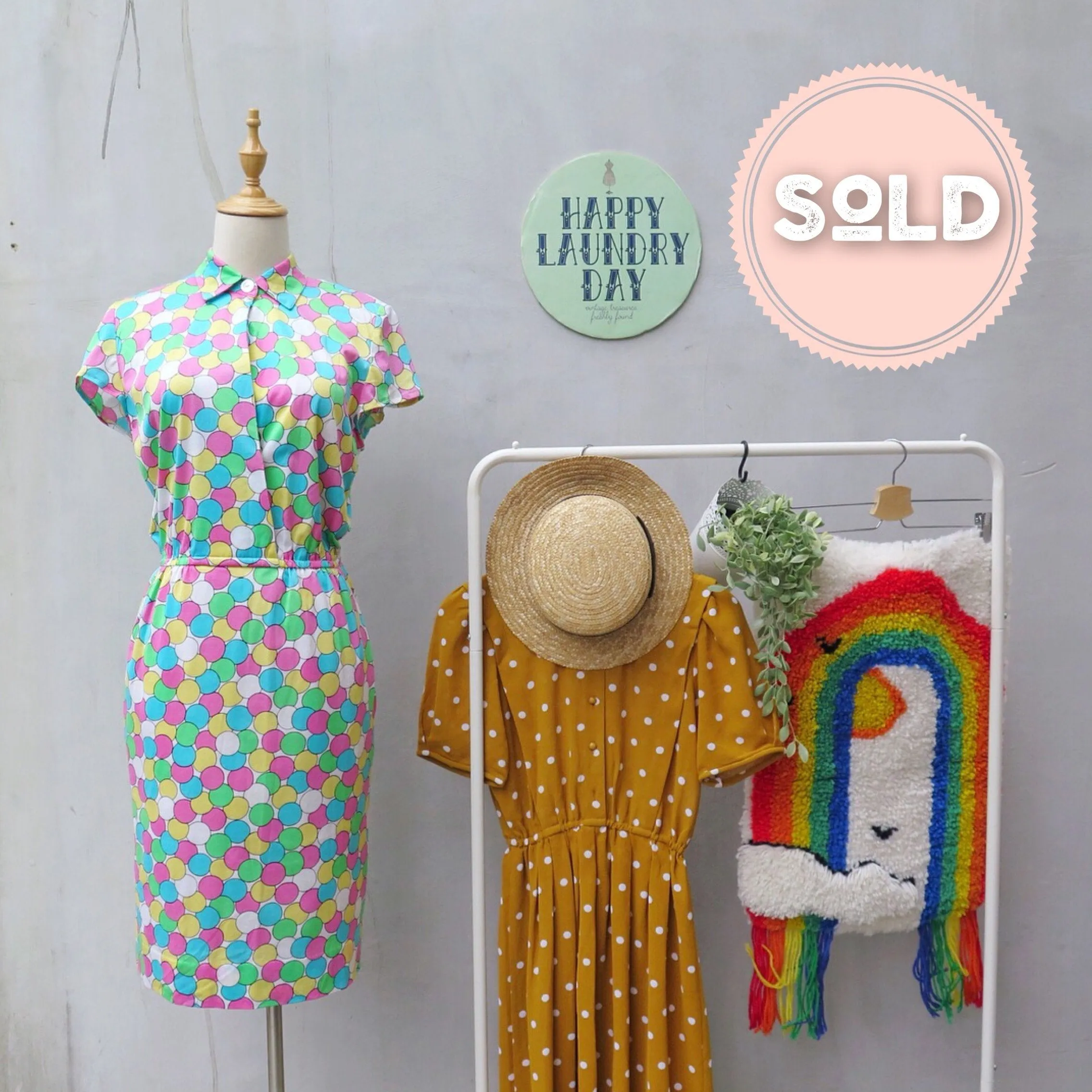 Up up and away! | Vintage 1980s colourful balloons print Shirt Dress